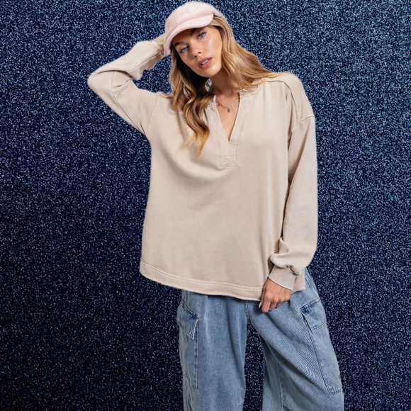 EASEL "All Good Things" Loose & Soft Mineral Washed Top V-Neck Side & Back Slits - Picture 4 of 13